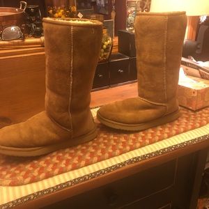 Tall chestnut brown size 7 UGG boots